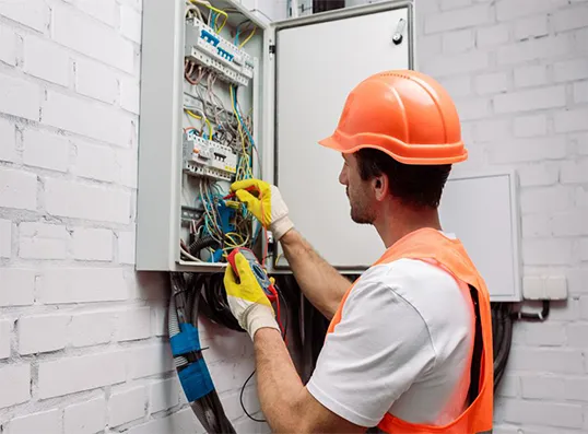 Eletricista na Cidade Intercap Galeria em Taboão da Serra